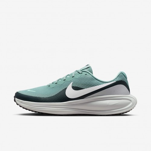 Nike Revolution 8