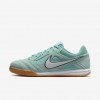 Nike Gato