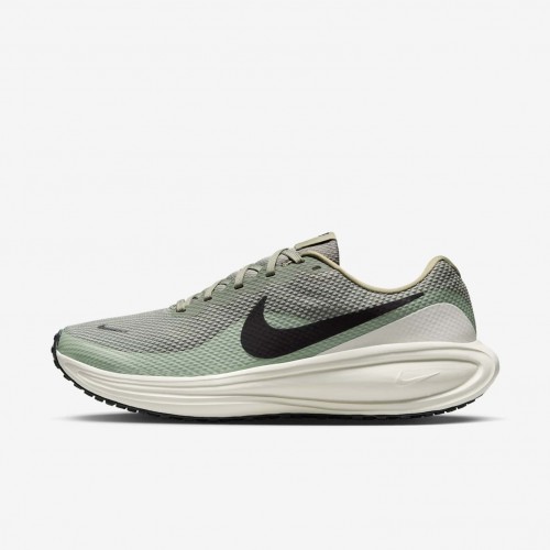 Nike Revolution 8