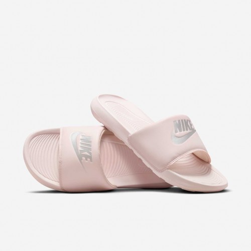 Nike Victori One